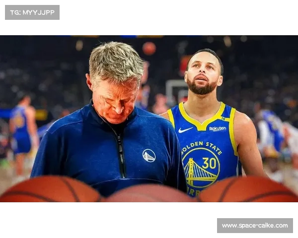 科尔盛赞库里掌控心流展现独特天赋