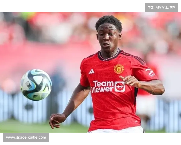 曼联小将梅努替补亮相,表现稳健但状态仍待进一步调整